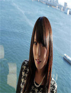 八个拔河女